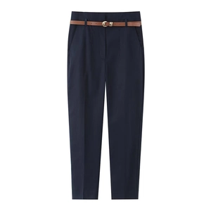 Pantaloni blu scuro a vita alta con cintura marrone sottile per un look professionale