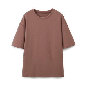 Braunes Oversize-T-Shirt mit Kurzarm, klassischem Rundhalsausschnitt und überschnittenen Schultern