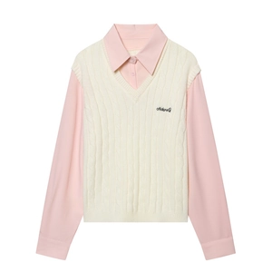 Camisa rosa con chaleco de punto blanco roto y bordado Nature de estilo universitario