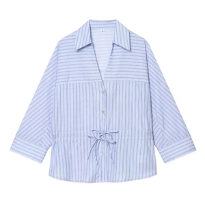 Chemise rayée bleu et blanc pour femme avec nœud à la taille et col en V élégant