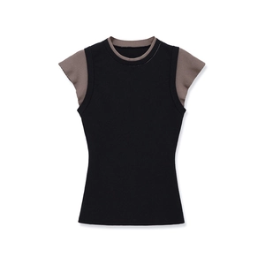 Top da donna stile a strati con gilet nero e maglia a maniche corte in marrone caffè