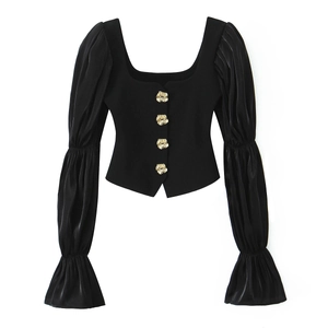 T-Shirt Manches Longues Col Carré Élégant Manches Bouffantes Satinées Coupe Ajustée Boutons Rose Dorés
