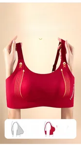 Détail du soutien-gorge rouge sans couture avec maintien en gel et larges bretelles
