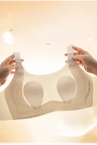 Détail du tissu ultra-fin respirant et de la conception sans couture de ce soutien-gorge