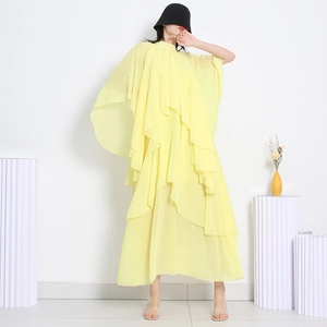 Robe longue élégante en mousseline jaune à volants multicouches pour un look de printemps
