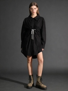 Robe Chemise Élégante à Manches Longues Avec Nœud en Strass Taille Haute Ourlet Irrégulier Coupe Ample Robe Mini Simple Boutonnage Femme