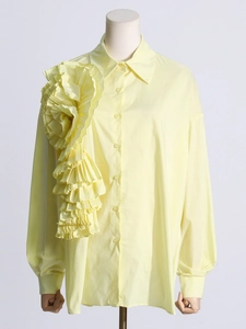 Camicia a maniche lunghe giallo chiaro con grande fiore 3D pieghettato e volant chic