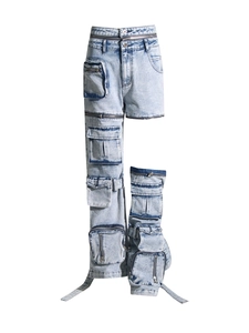 Jean cargo bleu clair déconstruit au design ajouré avec plusieurs poches zippées tendance