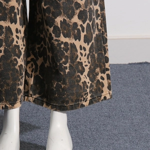 Detailed stitching on the hem of retro leopard print wide-leg denim trousers for women