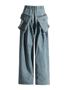 Jean cargo taille haute à jambes larges en bleu délavé avec grandes poches zippées