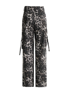 Women's leopard print cargo pants featuring multiple pockets and a straight-leg canvas design