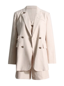 Ensemble tailleur trois pièces beige pour femme avec blazer, gilet et short en lin