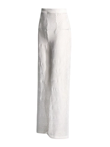 Pantalon blanc à taille haute et jambe large pour femme avec un motif ondulé au crochet