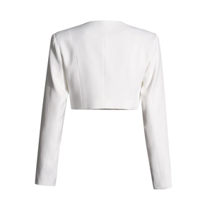 Vue arrière de la veste blazer courte blanche à manches longues avec épaulettes