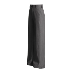 Détail du pantalon gris foncé taille haute à jambes larges avec bouton et revers au bas