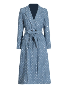 Trench-coat bleu clair à paillettes avec tissu texturé et ceinture pour femmes