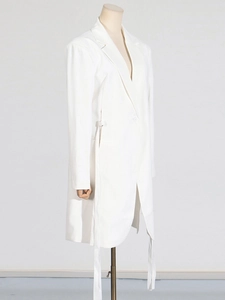 Robe blazer blanche élégante à manches longues avec rubans latéraux pour le printemps