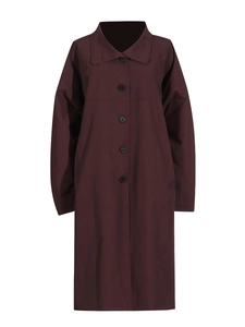 Minimalist deep burgundy long-sleeved trench coat with single-breasted black buttons