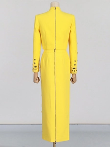 Ensemble chic jaune deux pièces pour femme avec manches ornées de strass et fermeture éclair