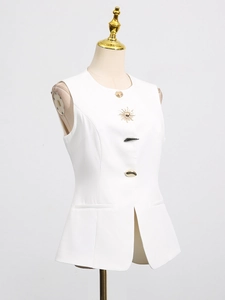 White sleeveless slim vest with irregular gold buttons and round neck on mannequin