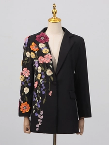 Blazer noir élégant orné de broderies florales 3D colorées et de détails en perles