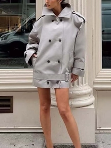 Veste trench oversize chic gris clair avec boutons à double boutonnage et ceinture