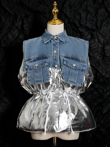 Gilet in denim da donna con bordo metallizzato argento e coulisse in vita