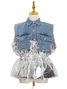 Gilet in denim blu chic con patchwork argento metallizzato e coulisse regolabile in vita