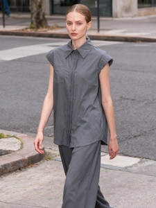Women Minimalist Sleeveless Button Down Shirt Solid Color Polo Collar Loose Casual Top With Single Pocket Gray