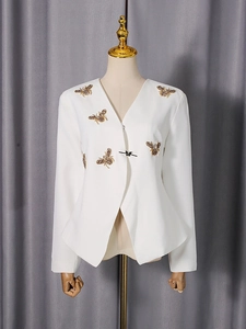 Blazer blanc de style britannique pour femmes avec col en V et abeilles ornées de bijoux