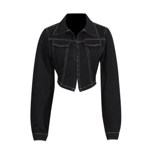 Schwarze Denim-Kurzjacke mit weißen Kontrastnähten und Brusttaschen für Damen