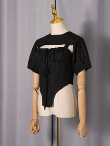 Gothic style 2-piece set with irregular camisole and short sleeve shrug in black