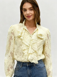 Élégante chemise en dentelle beige à manches longues avec col à volants et détails