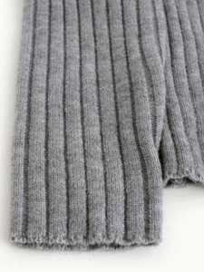 Short grey ribbed knit cardigan jacket with zipper closure for women in spring and summer