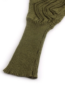 Pull en maille vert olive pour femmes avec motif ajouré et poignets côtelés