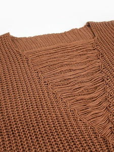 Pull en maille marron pour femme avec détails ajourés horizontaux et col rond chic