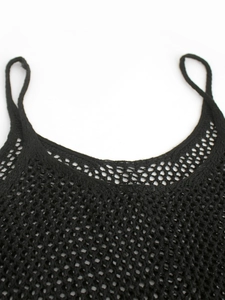 Schwarzes Häkelkleid mit Netzmuster und schmalen Trägern für Strand und Sommer