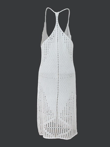 Robe en tricot blanc dos nu au crochet avec motifs ajourés géométriques élégants