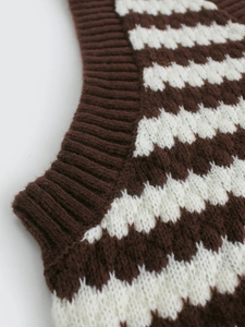 Women's V-neck knit vest featuring brown and white wavy stripe patterns and ribbed edges