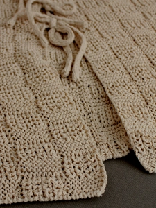 Gilet in maglia senza maniche con scollo a V da donna color crema con dettagli