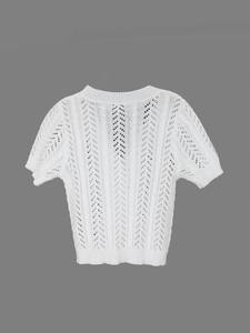 Gilet court blanc en maille ajourée avec motifs géométriques et bordures côtelées