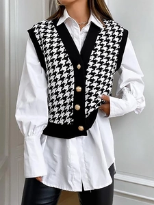 Gilet in maglia da donna con motivo pied de poule e bottoni dorati raffinati