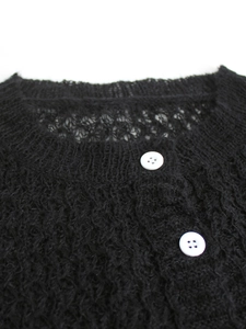 Damen Strickjacke schwarz transparent hohl gestrickt mit weißen Knöpfen locker fit