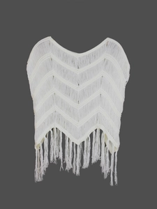 Haut de plage blanc au crochet avec motifs ajourés en V et longues franges