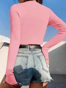 Cardigan corto in maglia a coste rosa con lacci sulla schiena e maniche lunghe estive