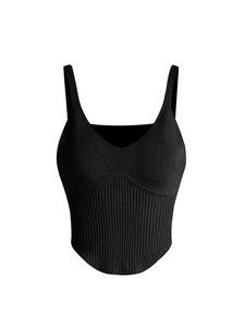 Eng anliegendes schwarzes Strick-Crop-Top mit V-Ausschnitt und breiten Trägern