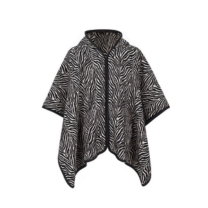 Cape à capuche à motif zébré noir et blanc classique avec un ourlet asymétrique