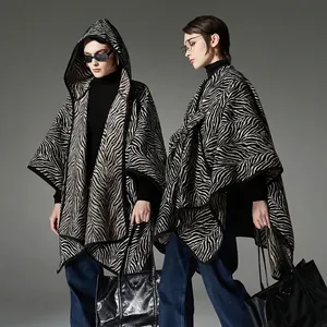 Poncho con Cappuccio Donna Motivo Zebra Scialle in Maglia alla Moda Con Bordo in Ecopelliccia Calda Giacca Cardigan Aperta Davanti