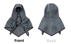 Vue avant et arrière d'un poncho à capuche à carreaux gris avec motifs tartan classiques