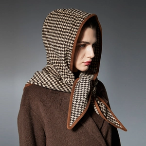 Châle à capuche pied-de-poule avec bordure en tricot marron pour femmes en automne hiver